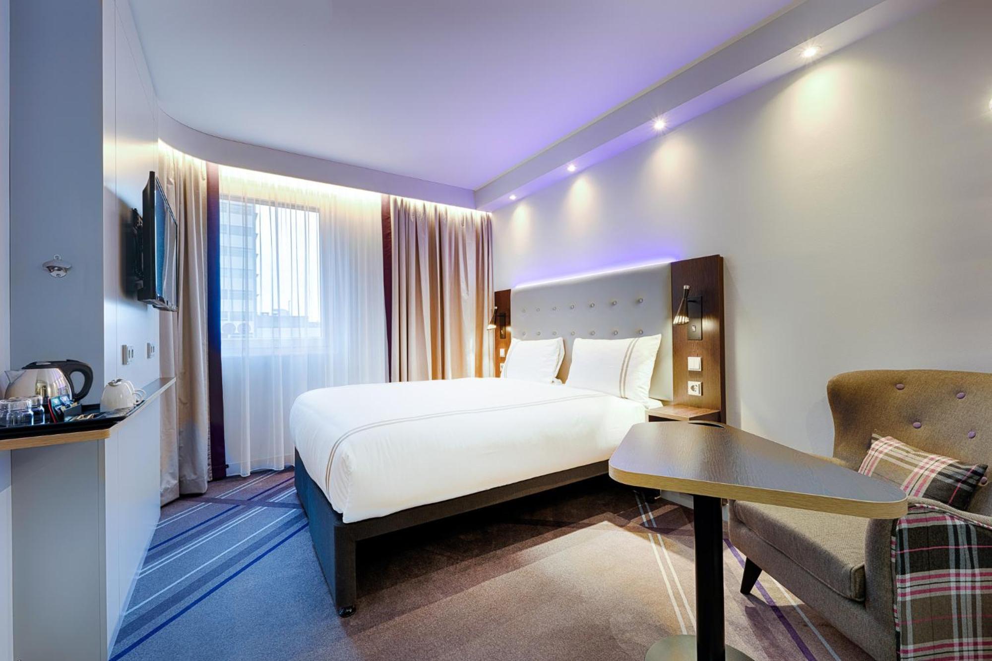 Premier Inn Berlin City Wilmersdorf Экстерьер фото