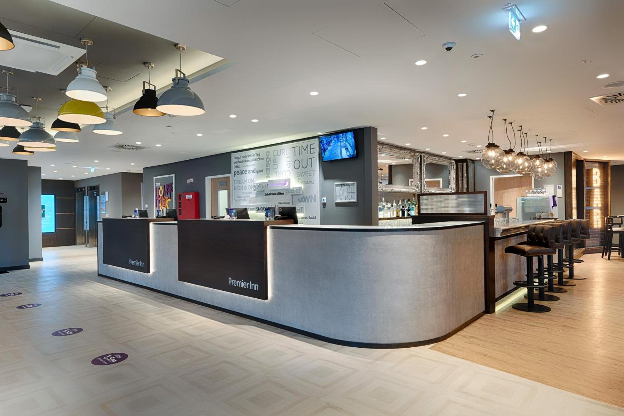 Premier Inn Berlin City Wilmersdorf Экстерьер фото